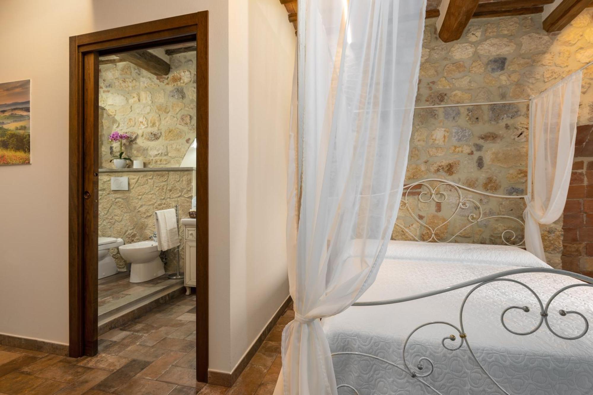 Sognare Nel Castello Hotel Monteriggioni Ngoại thất bức ảnh